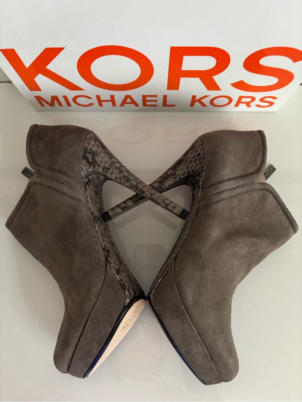 Michael Kors Chelsea Boot Suede Platform Booties Light Grey Python Heel 9.5M NEW